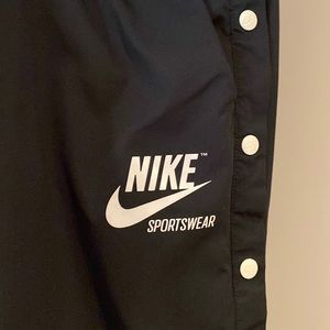 Nike Women’s Large Tearaway Pants